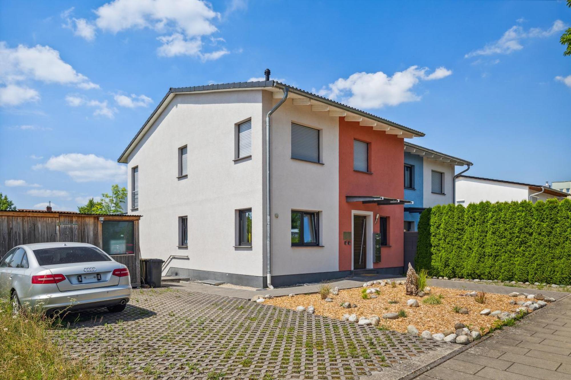 Moritz Mit Kleiner Terrasse Und Stellplatz Coburg